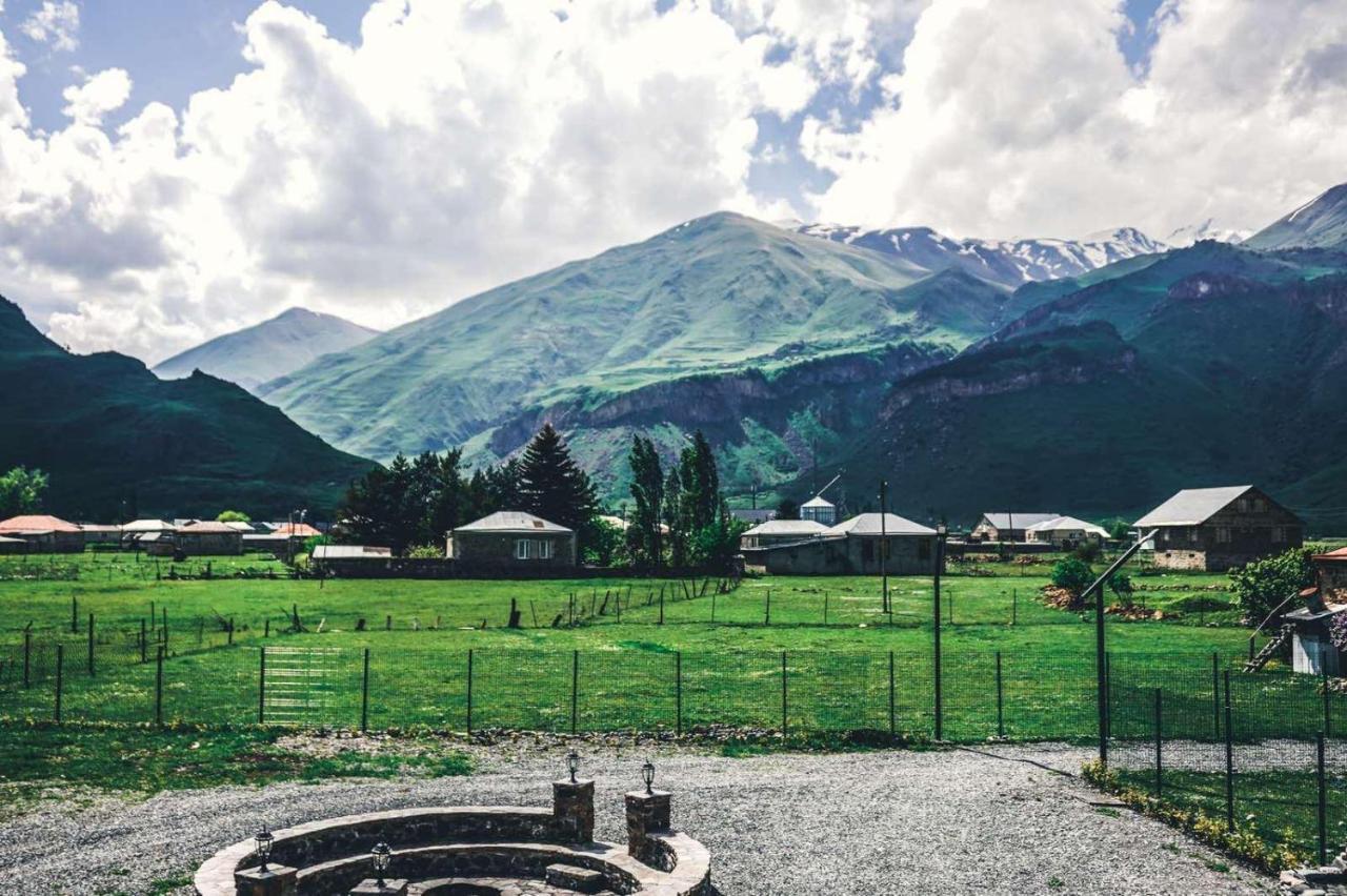 Holiday Home Kazbegi Exterior photo