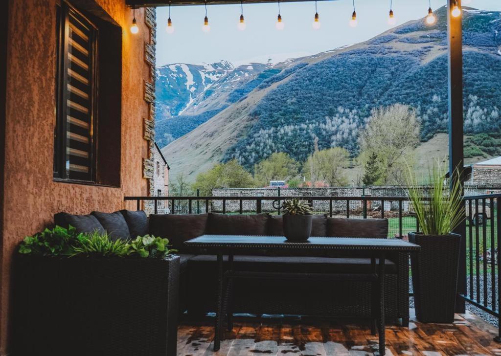 Holiday Home Kazbegi Exterior photo